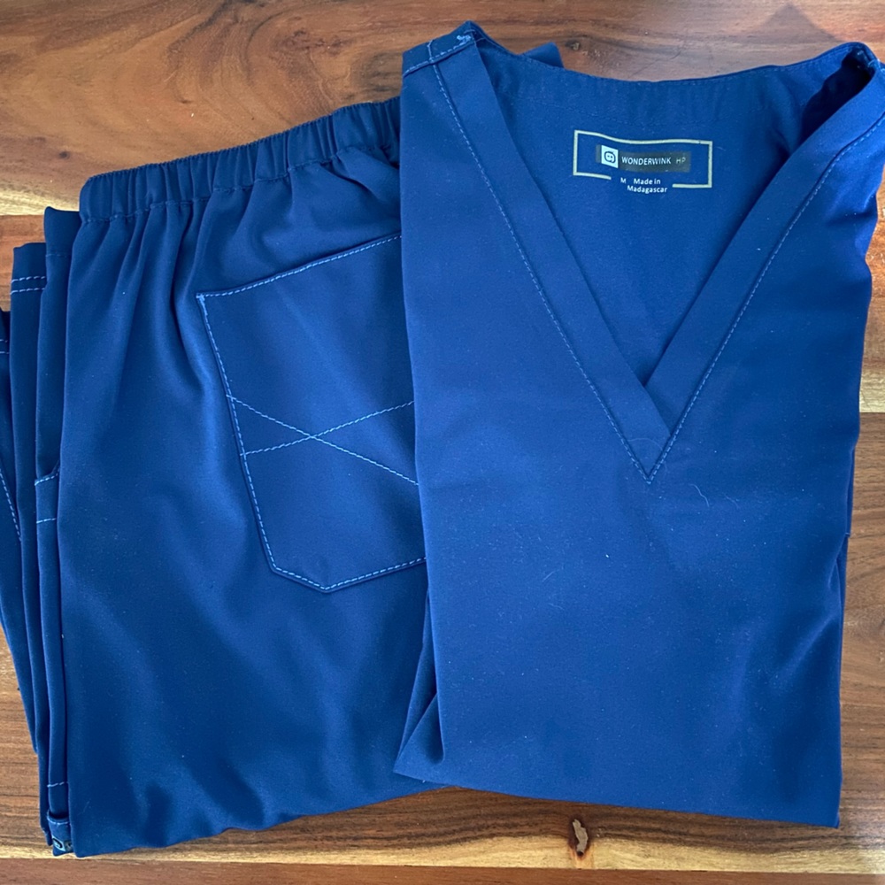 Medium Navy Wonderwink Scrubs